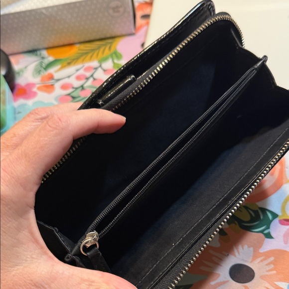 Coach Black Wallet with Snap Closure - Picture 4 of 5
